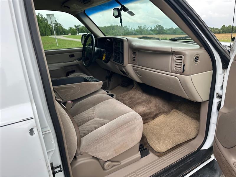 Chevrolet Tahoe 2WD 2003