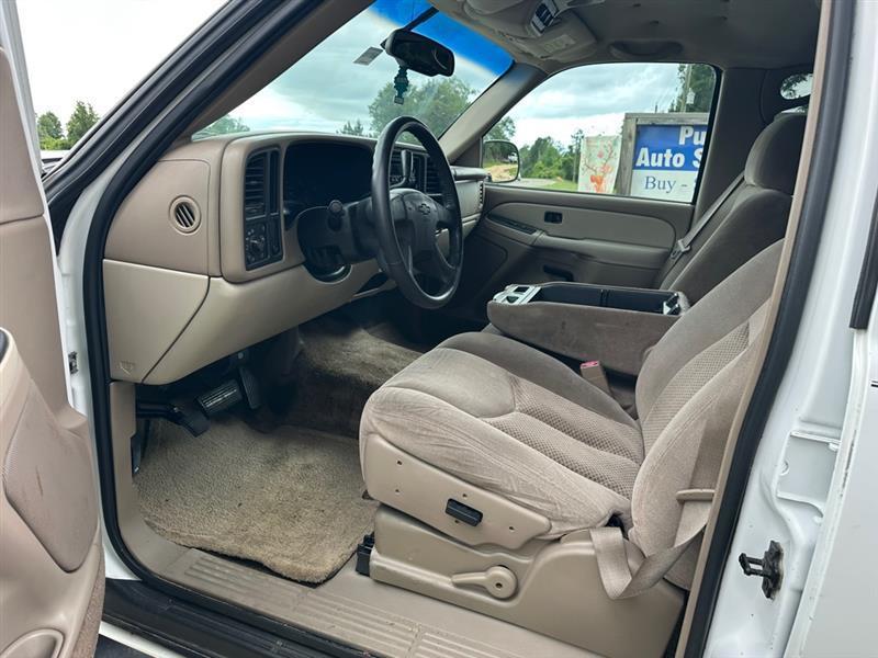 Chevrolet Tahoe 2WD 2003