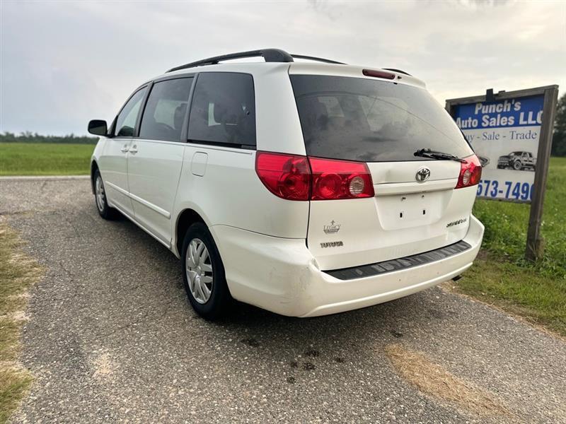 Toyota Sienna CE FWD 7 Passenger 2010