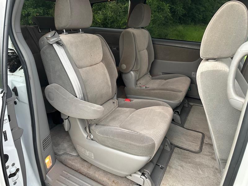 Toyota Sienna CE FWD 7 Passenger 2010