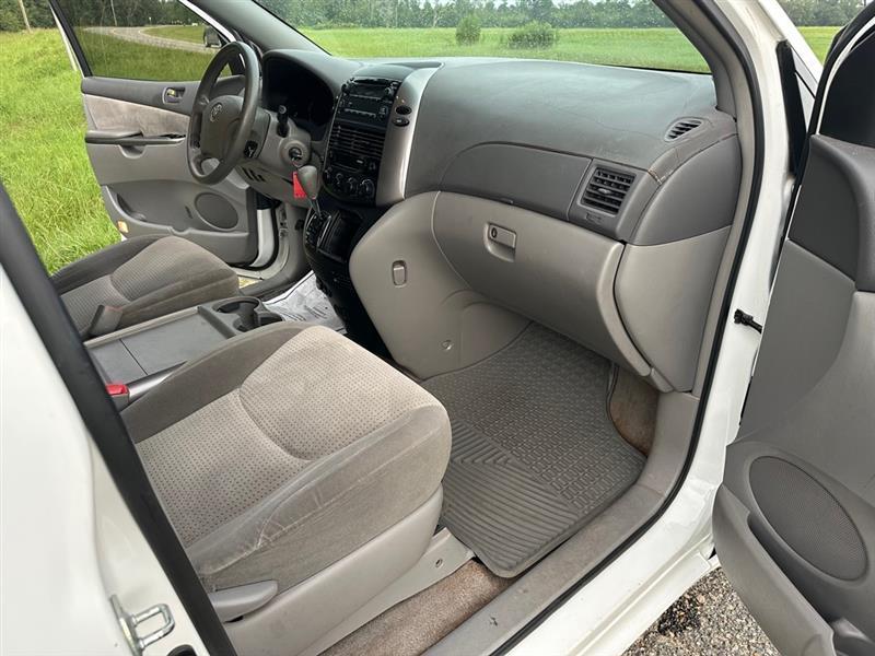 Toyota Sienna CE FWD 7 Passenger 2010