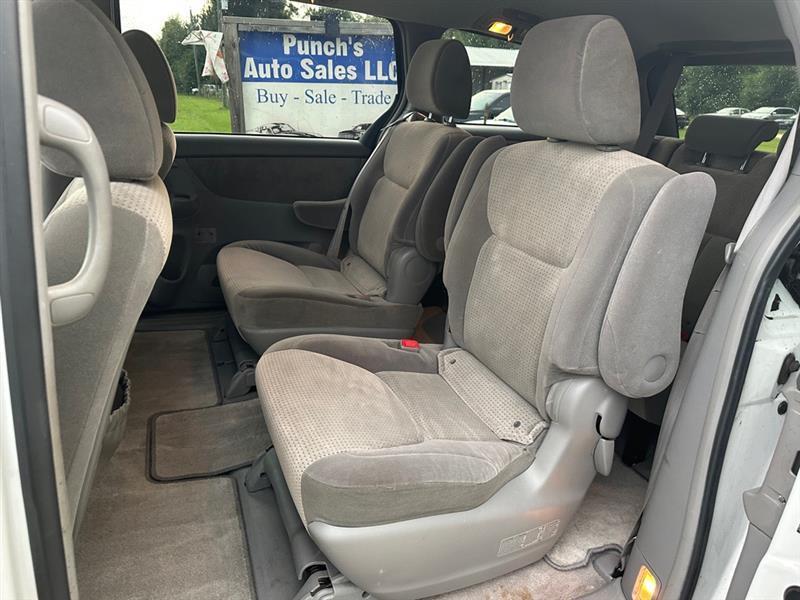 Toyota Sienna CE FWD 7 Passenger 2010