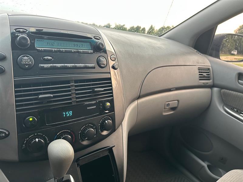 Toyota Sienna CE FWD 7 Passenger 2010