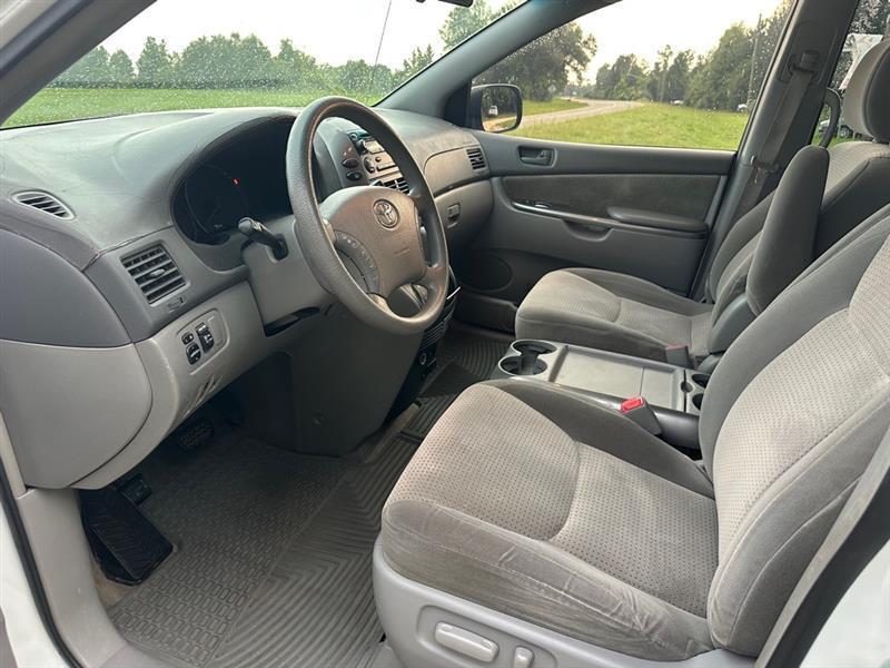 Toyota Sienna CE FWD 7 Passenger 2010