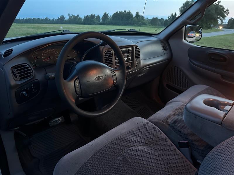 Ford F-150 WS Reg. Cab Long Bed 2WD 1999