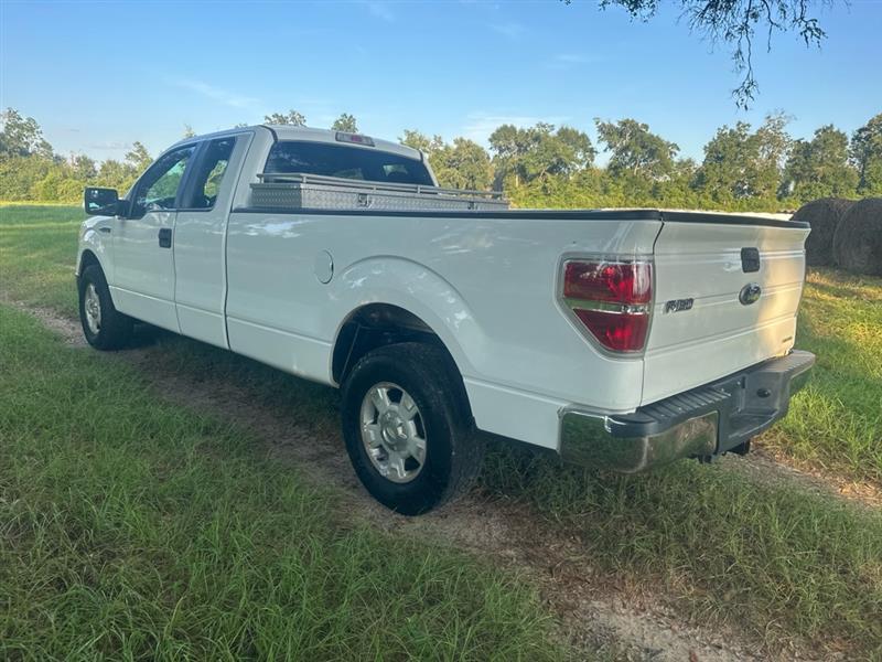 Ford F-150 XL SuperCab 8-ft. Bed 2WD 2013