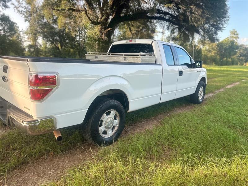 Ford F-150 XL SuperCab 8-ft. Bed 2WD 2013
