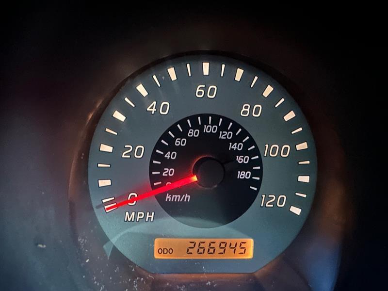 Nissan Xterra XE 2WD 2004