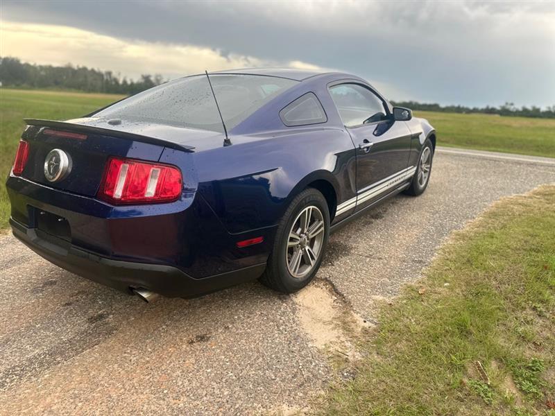 Ford Mustang V6 Coupe 2011