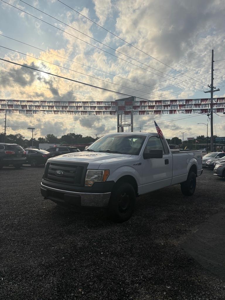 Ford F-150 XL 8-ft. Bed 4WD 2011