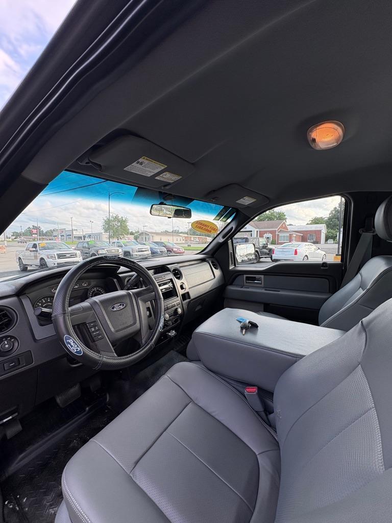 Ford F-150 XL 8-ft. Bed 4WD 2011