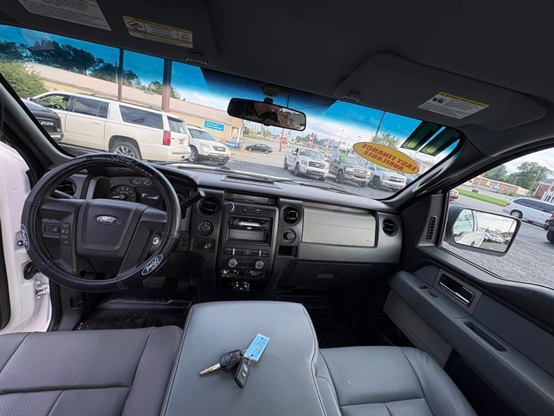 Ford F-150 XL 8-ft. Bed 4WD 2011