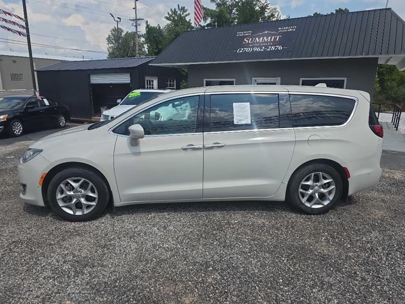 Chrysler Pacifica Touring Plus 2019