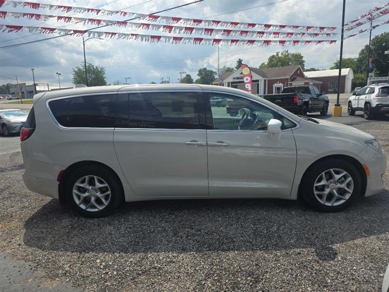 Chrysler Pacifica Touring Plus 2019