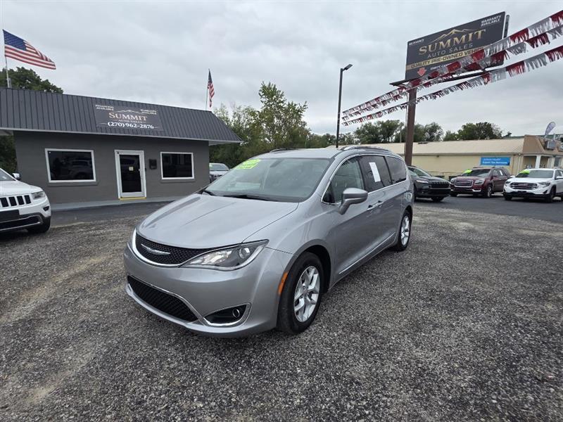 2018 Chrysler Pacifica Touring-L
