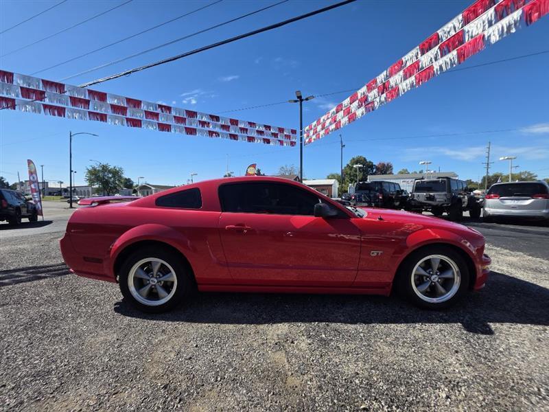 Ford Mustang GT Deluxe Coupe 2006