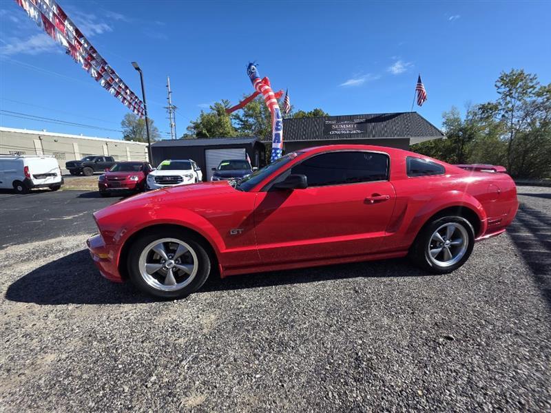 Ford Mustang GT Deluxe Coupe 2006