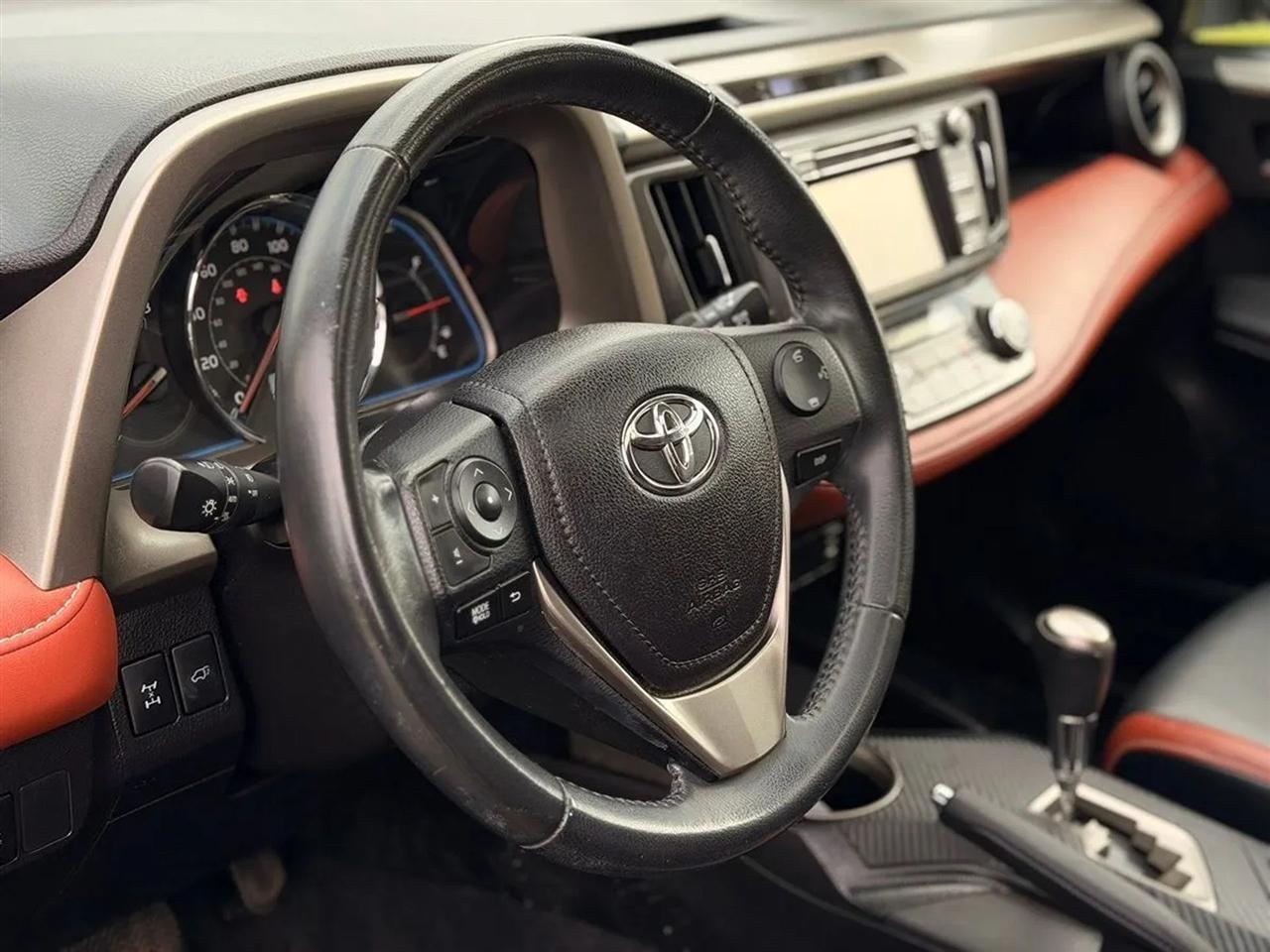 Toyota RAV4 Limited AWD 2014