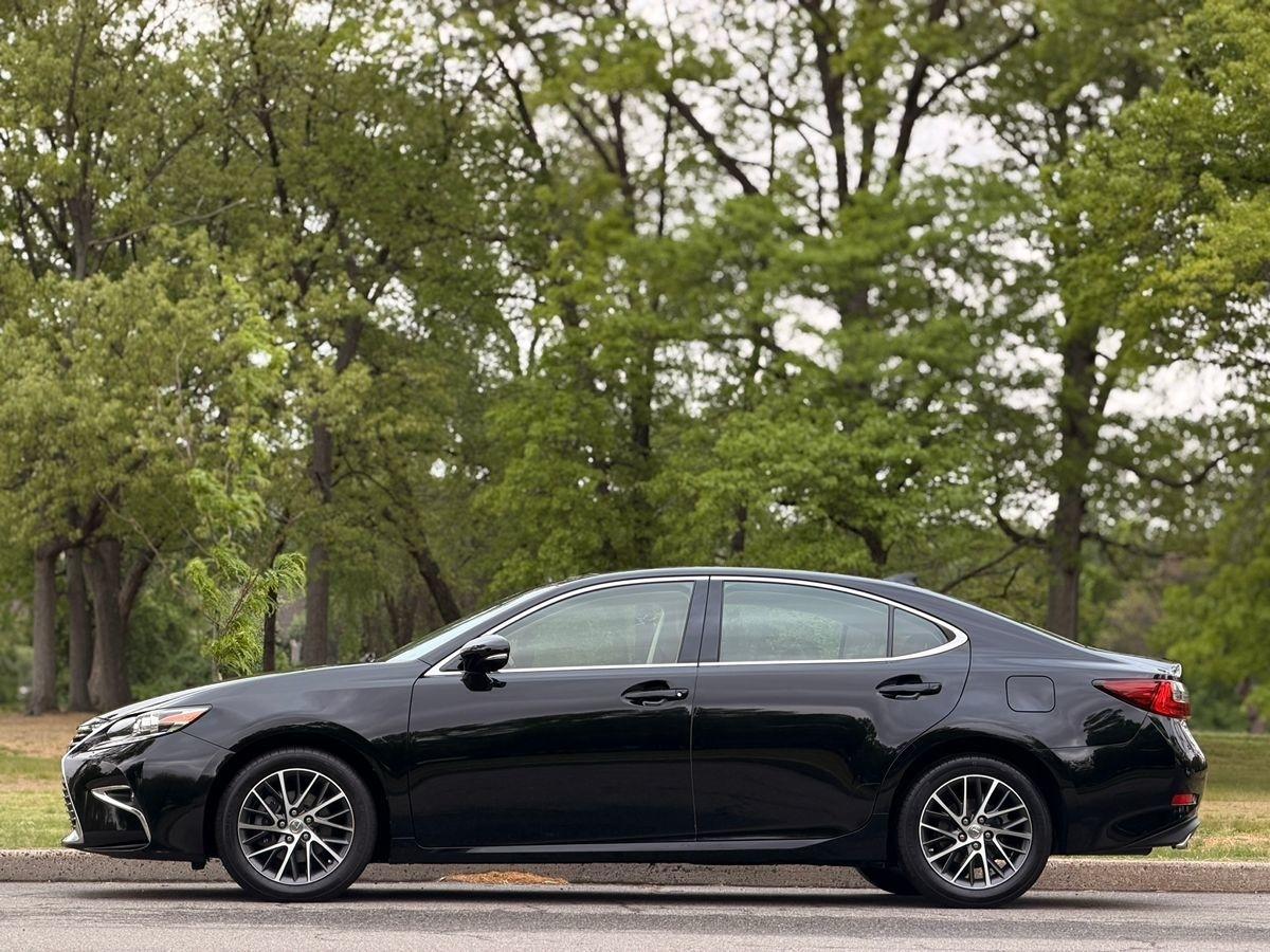 Lexus ES 350  2016