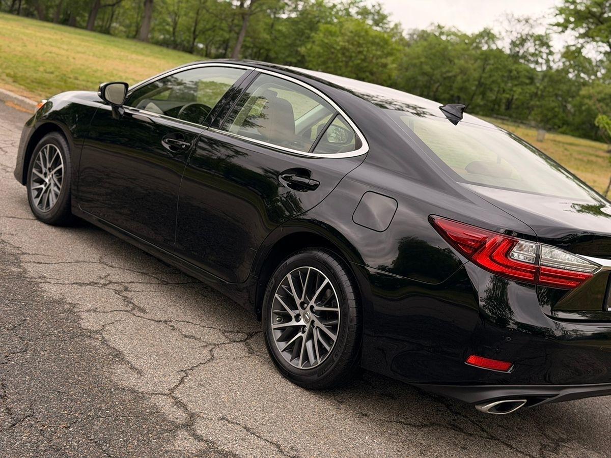 Lexus ES 350  2016