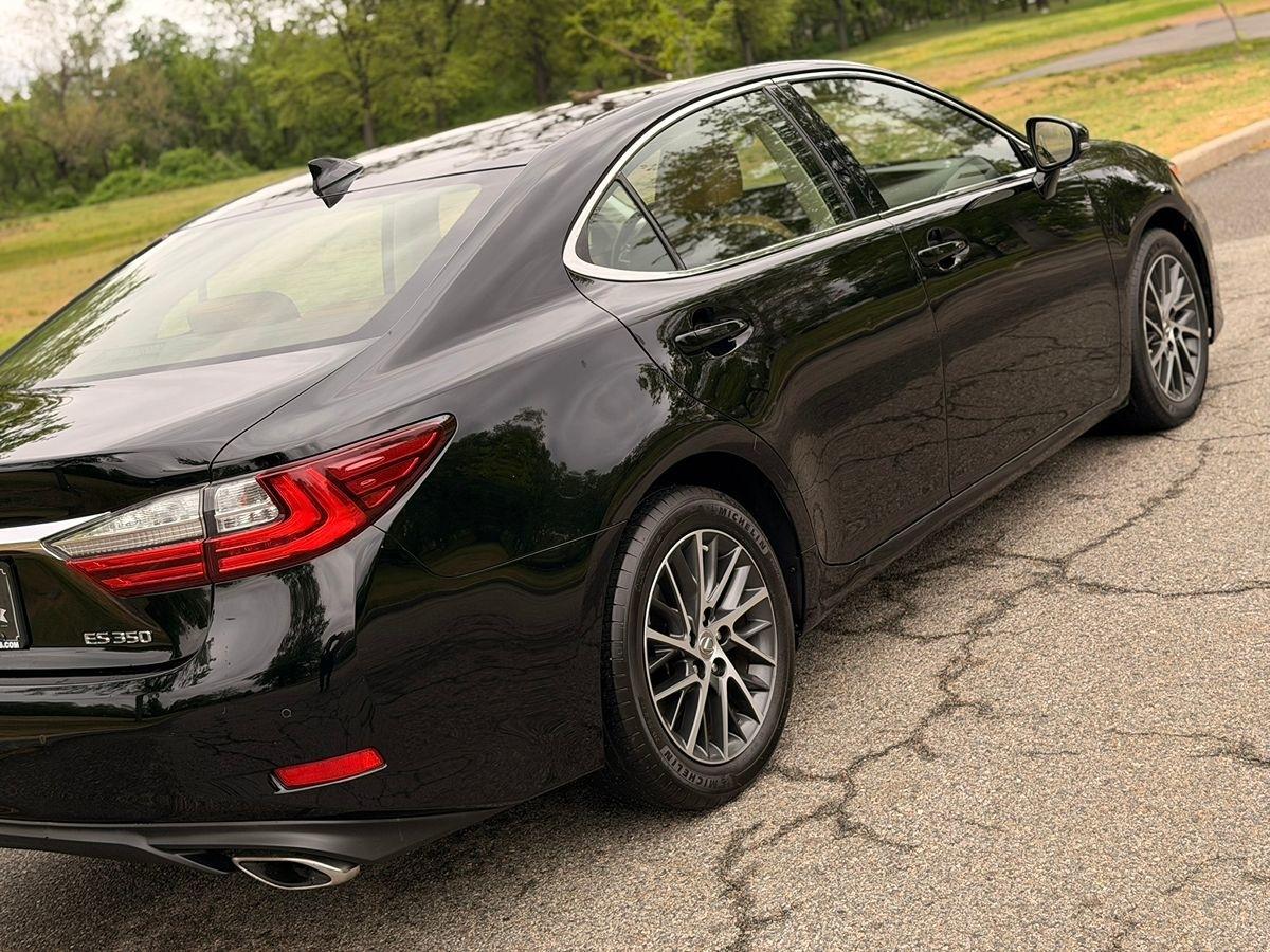 Lexus ES 350  2016