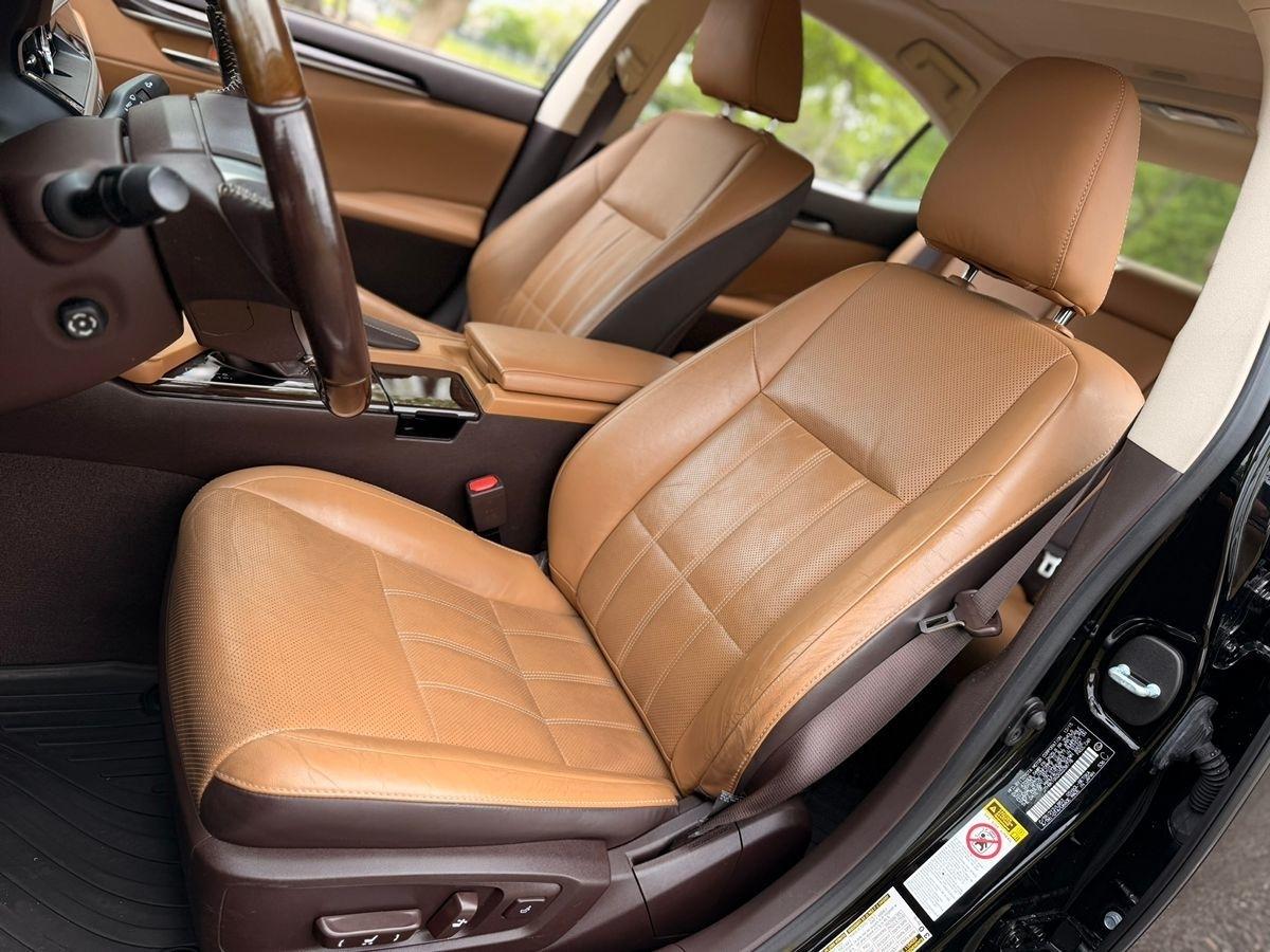Lexus ES 350  2016