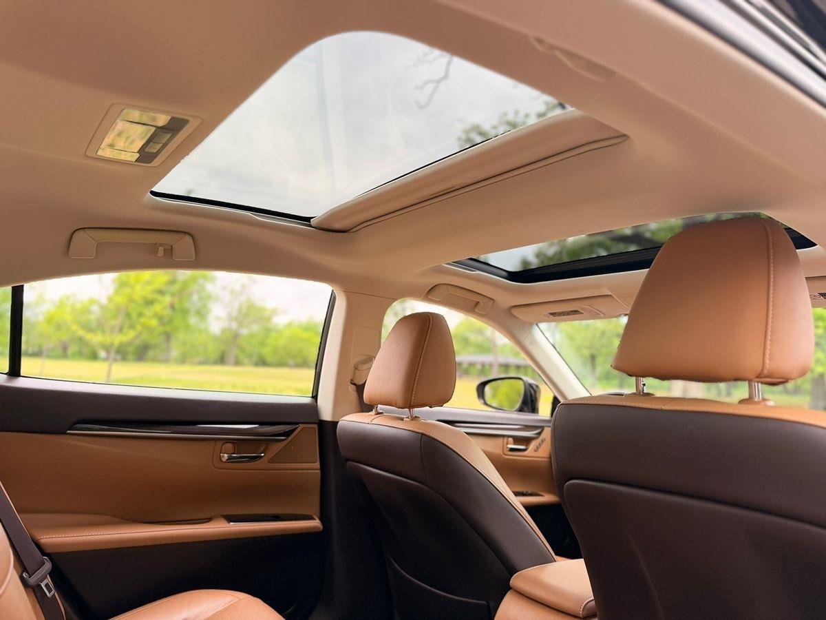 Lexus ES 350  2016