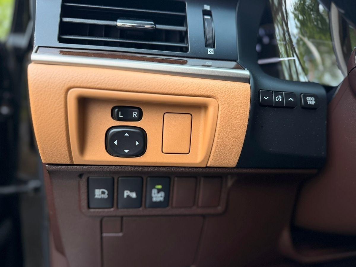 Lexus ES 350  2016