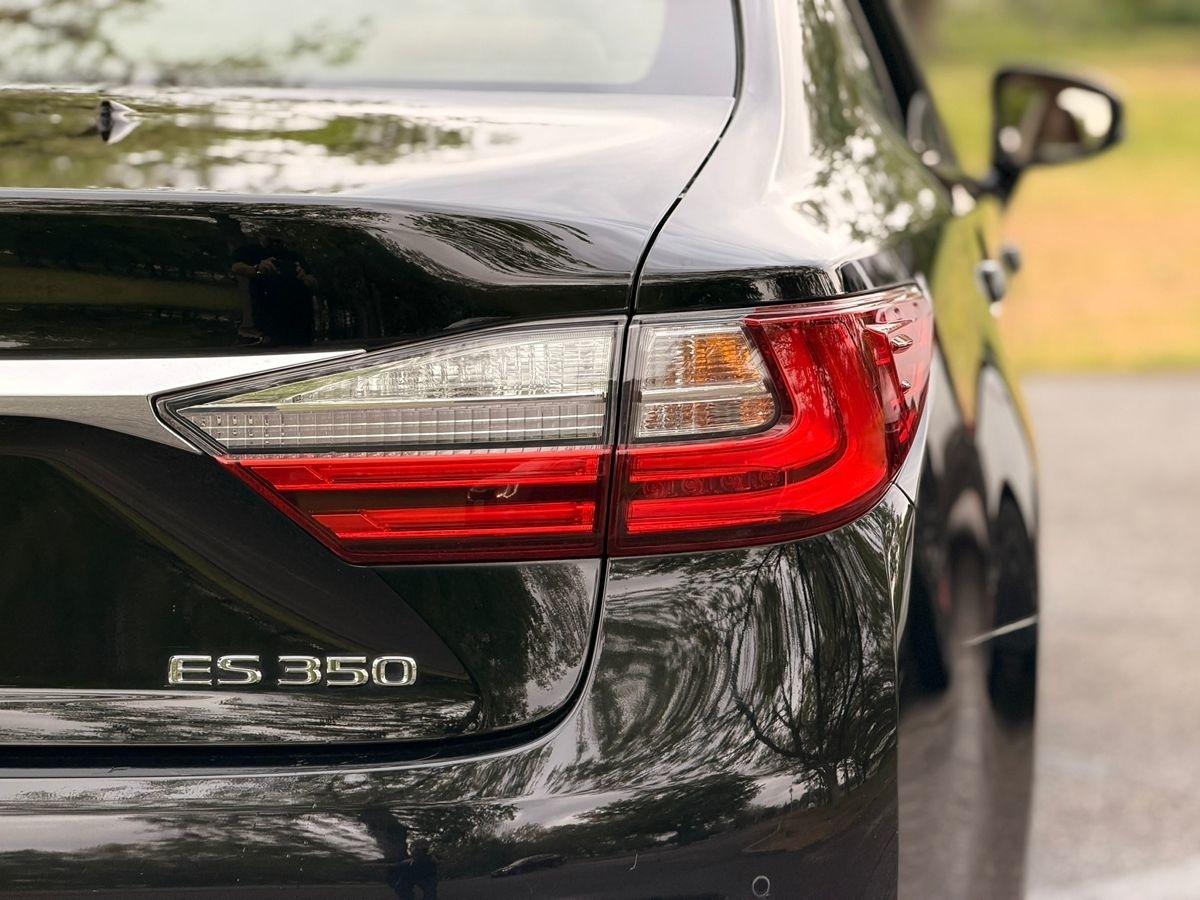 Lexus ES 350  2016