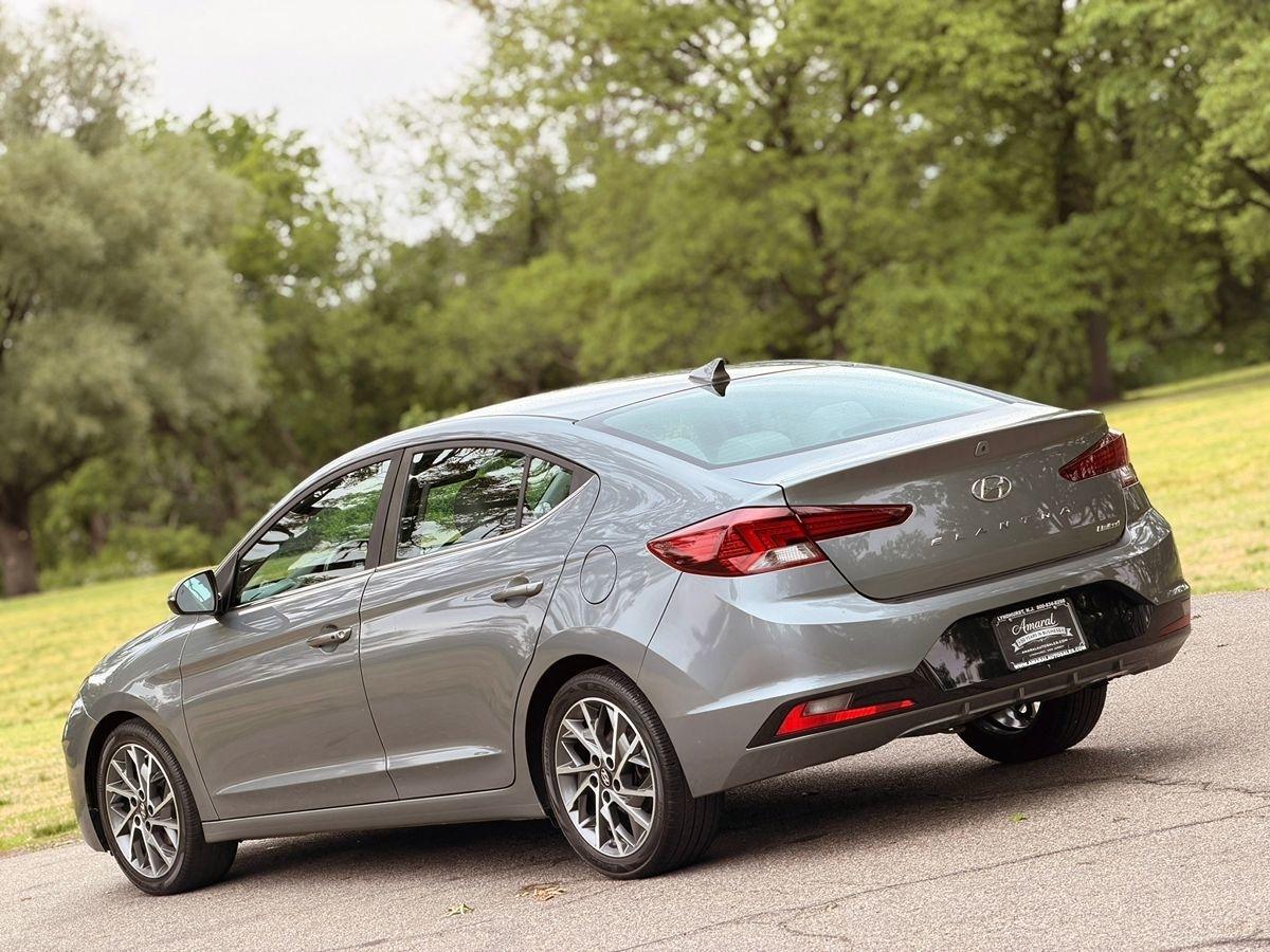 Hyundai Elantra  2019