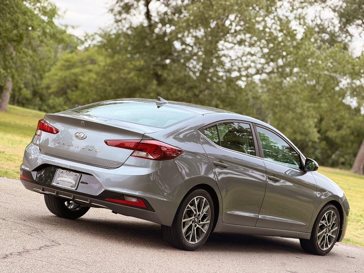 Hyundai Elantra  2019