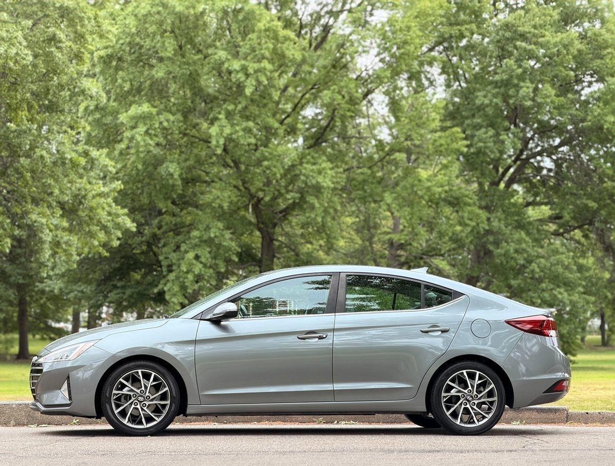 Hyundai Elantra  2019
