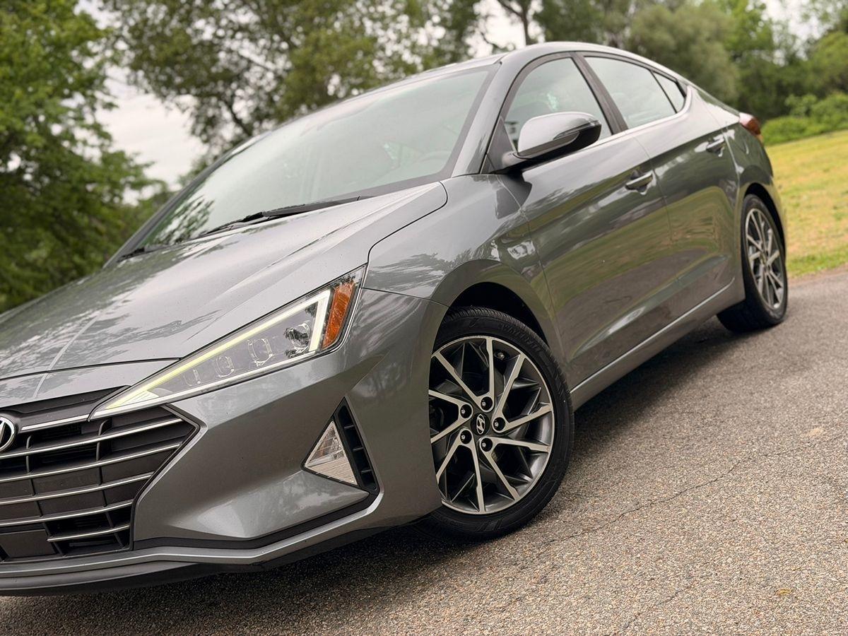 Hyundai Elantra  2019
