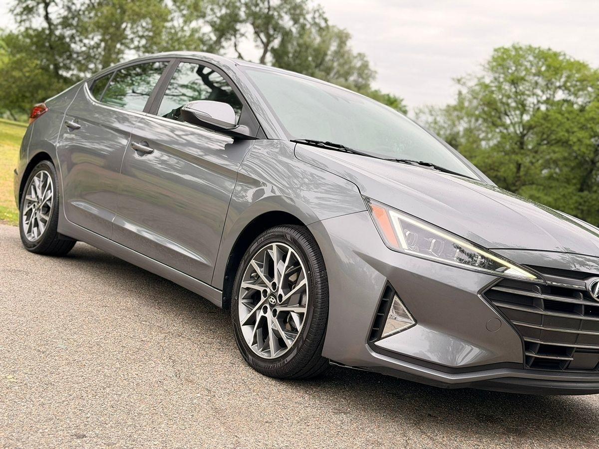 Hyundai Elantra  2019