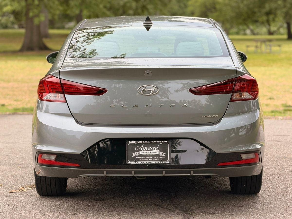 Hyundai Elantra  2019