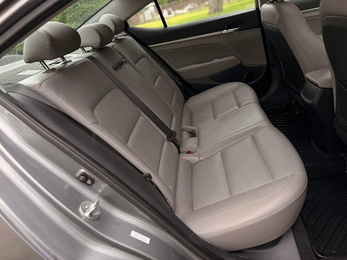 Hyundai Elantra  2019
