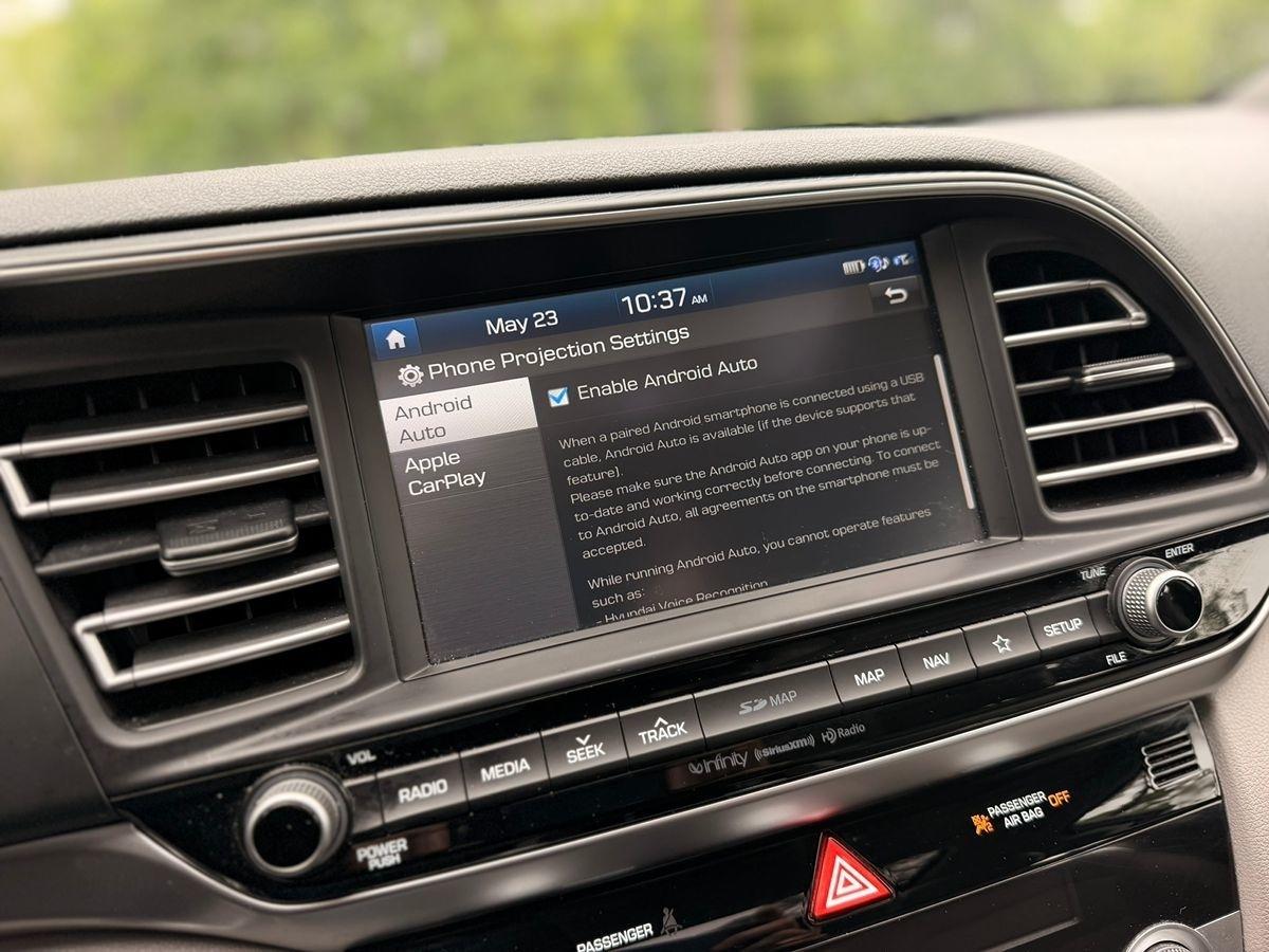 Hyundai Elantra  2019