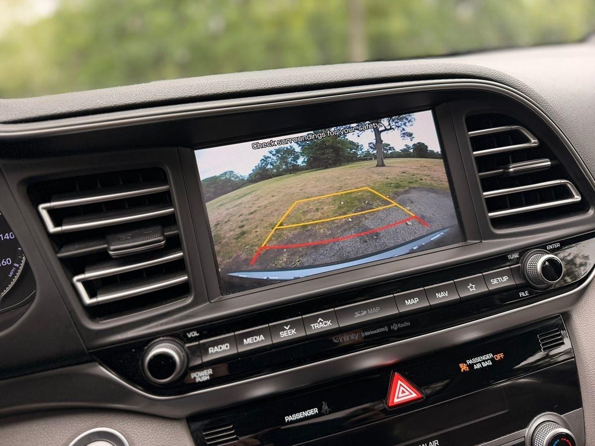Hyundai Elantra  2019