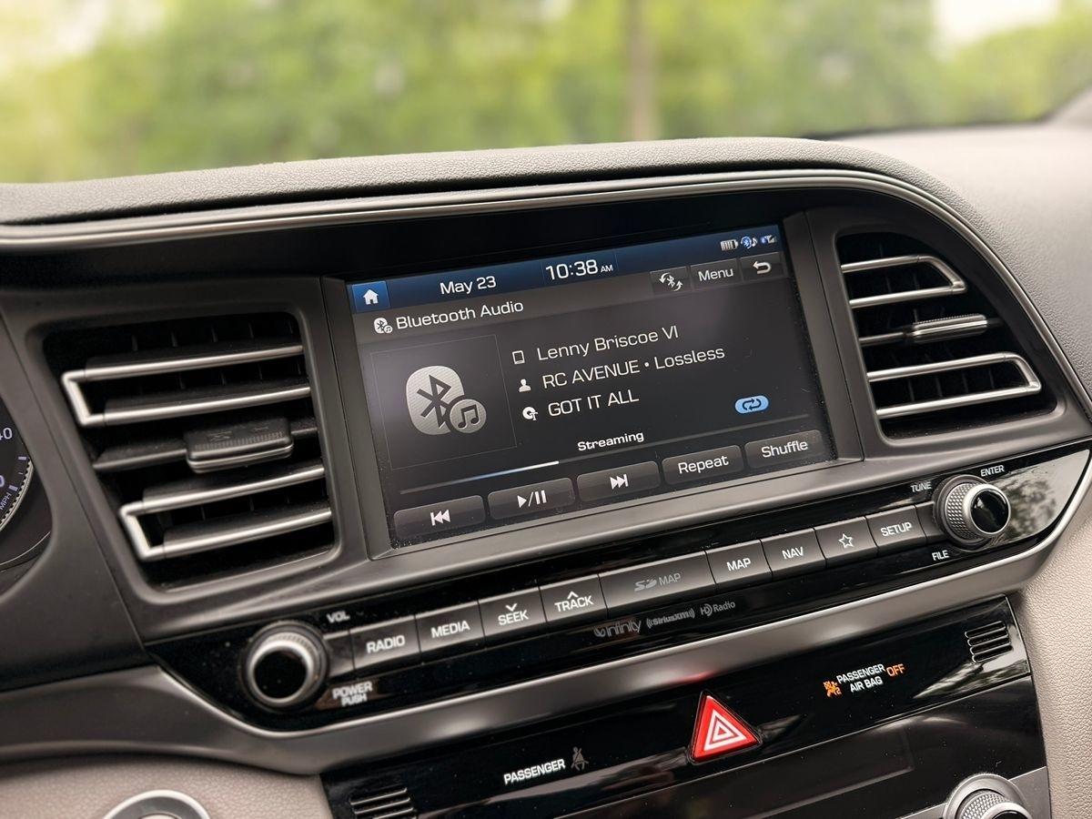 Hyundai Elantra  2019