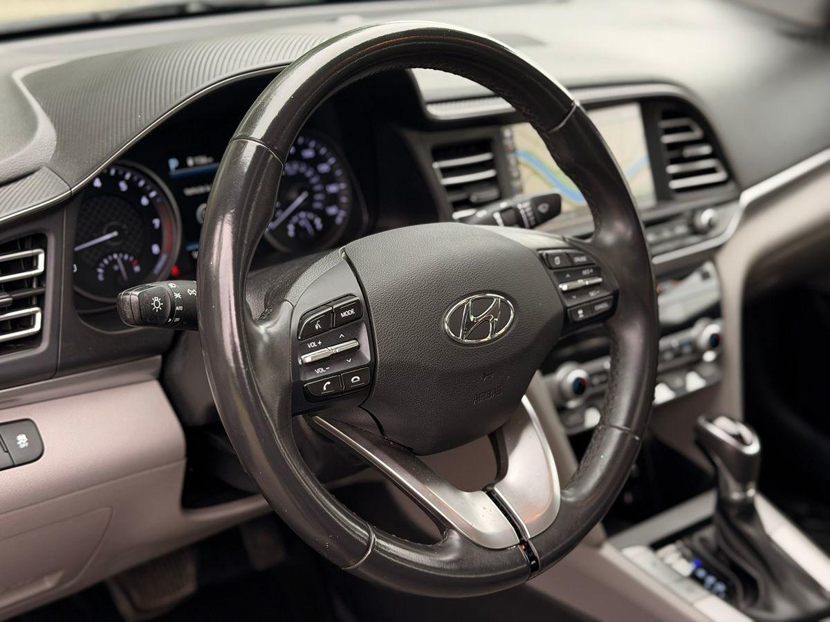Hyundai Elantra  2019