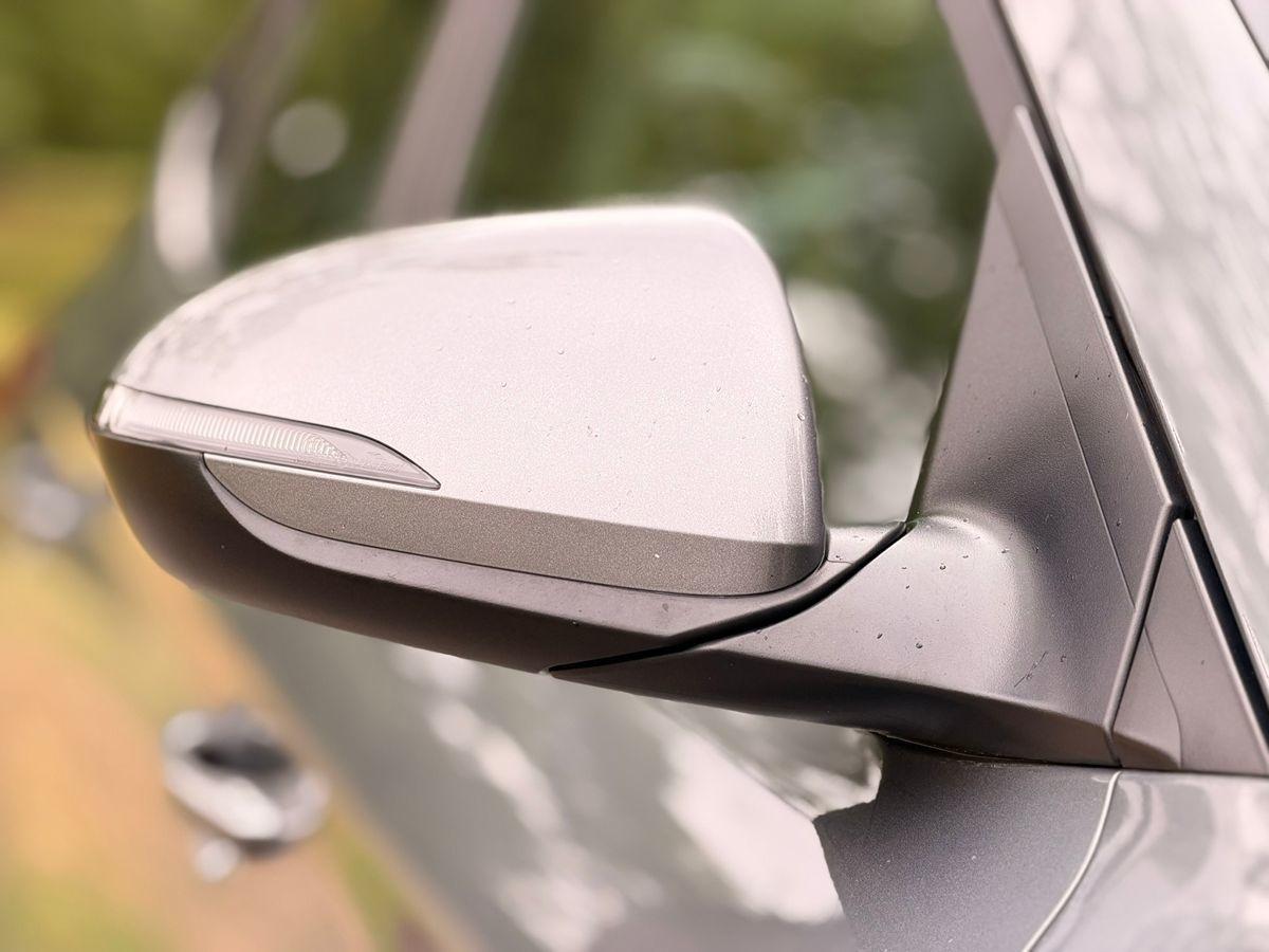 Hyundai Elantra  2019