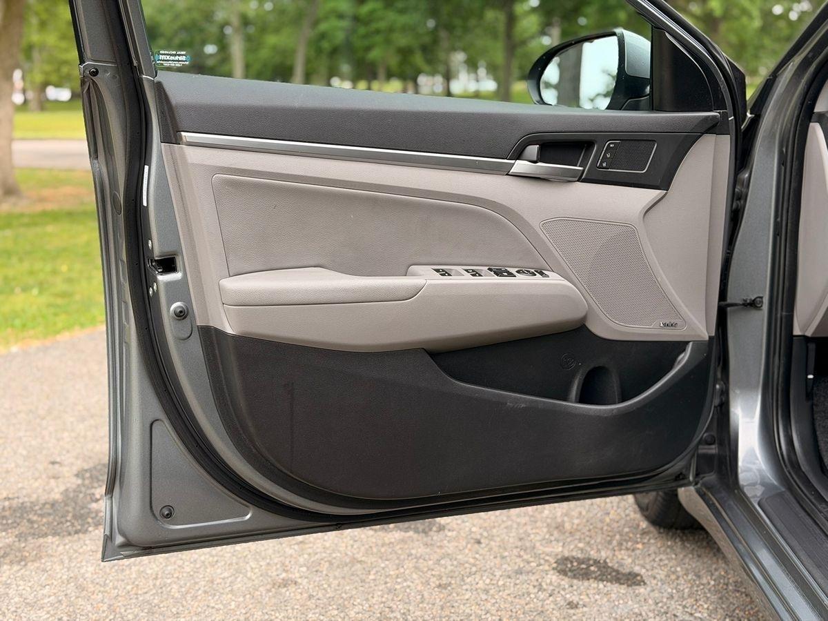 Hyundai Elantra  2019