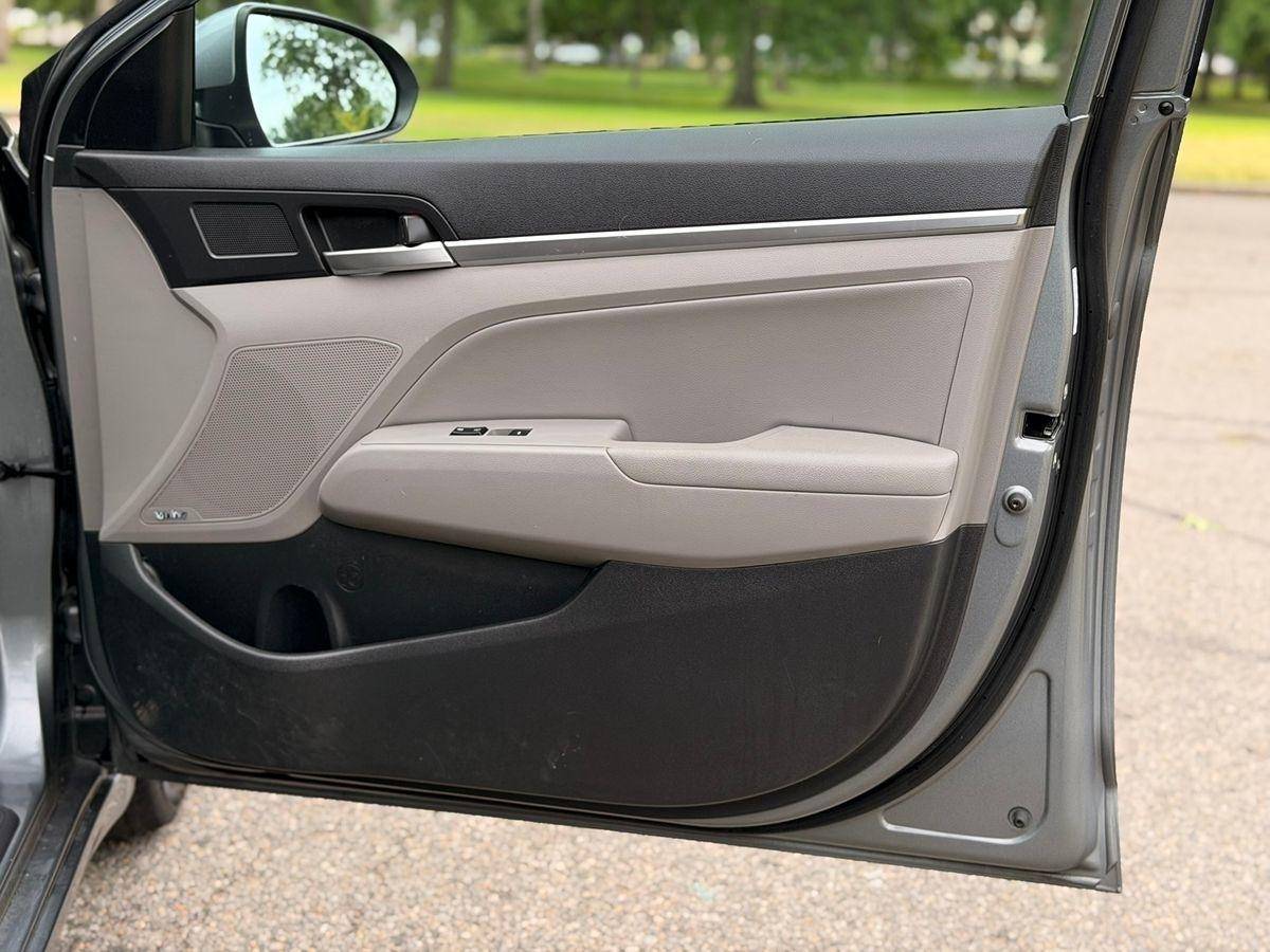 Hyundai Elantra  2019