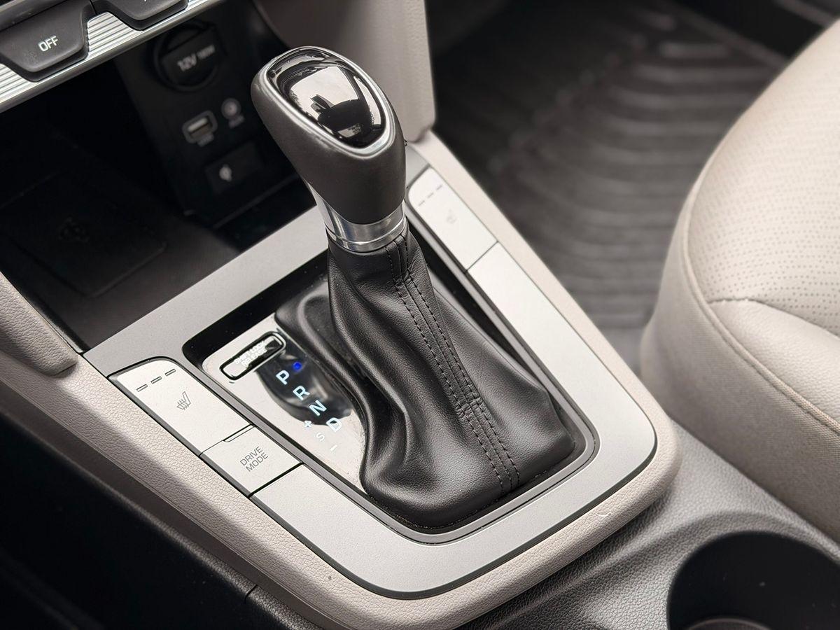Hyundai Elantra  2019