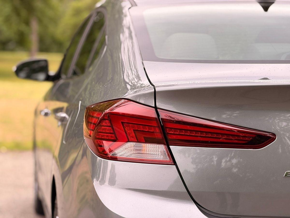 Hyundai Elantra  2019