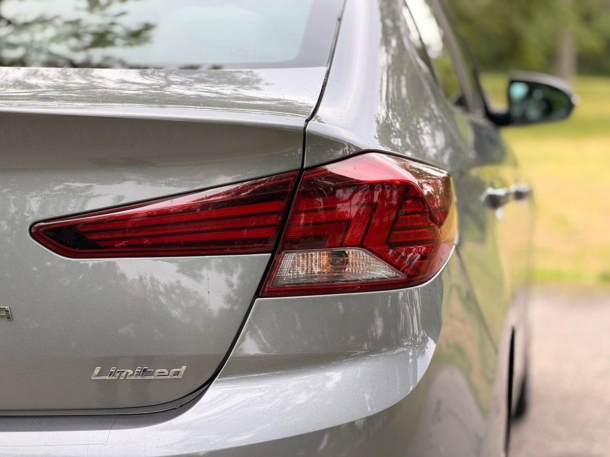 Hyundai Elantra  2019