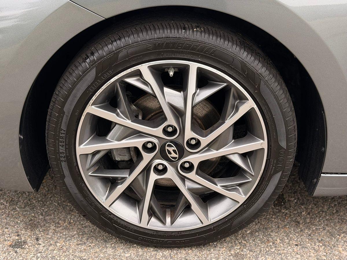 Hyundai Elantra  2019