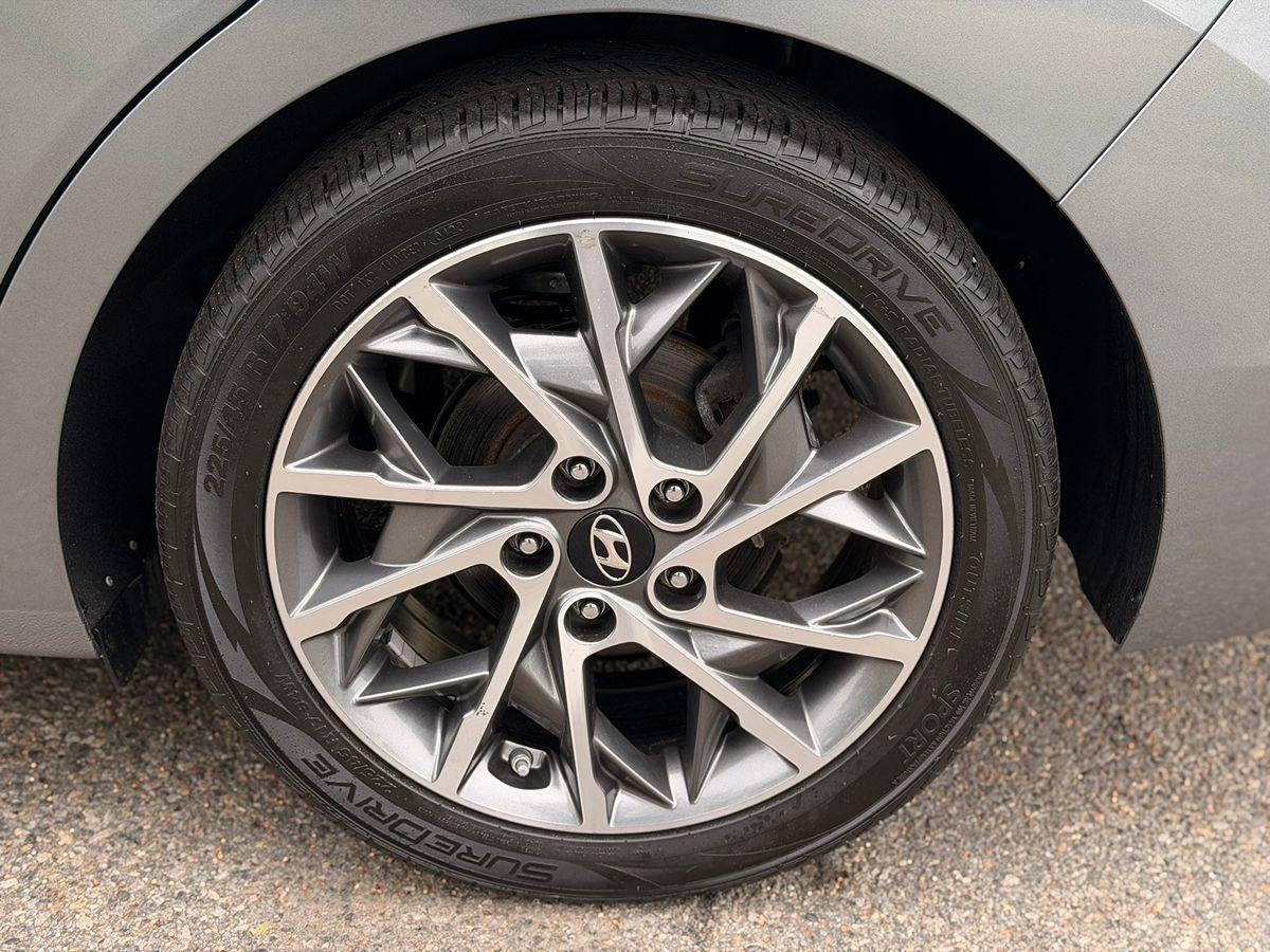 Hyundai Elantra  2019