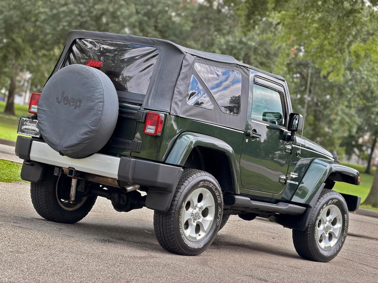 Jeep Wrangler 4WD 2dr Sahara 2010