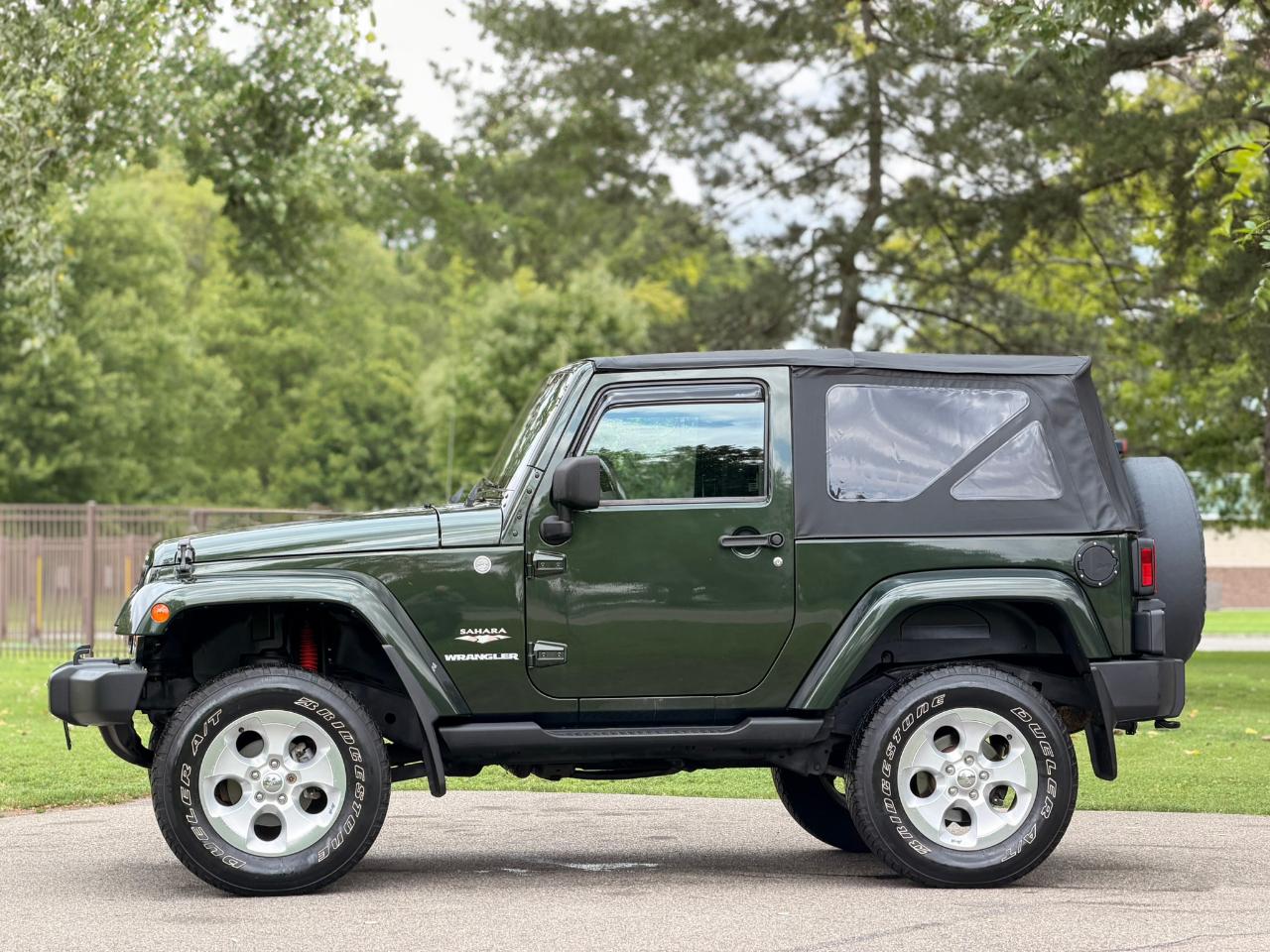 Jeep Wrangler 4WD 2dr Sahara 2010